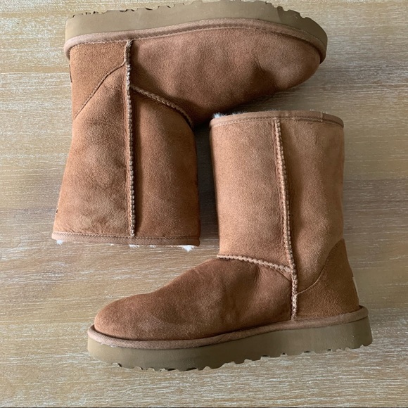Ugg Australia Classic Brown Boots - Picture 12 of 13